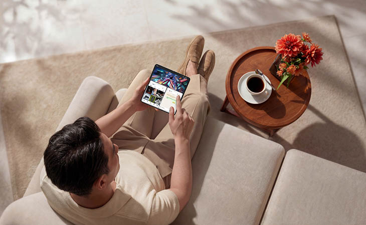 "الأول في العالم بدون ثنيات واضحة" شركة أوبو تطلق هاتف فايند N6 القابل للطي